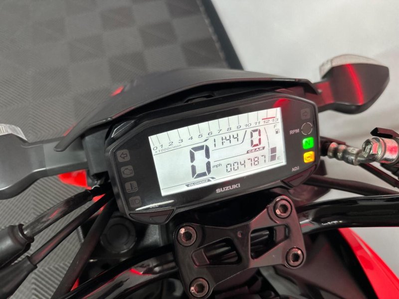SUZUKI GSX-S125