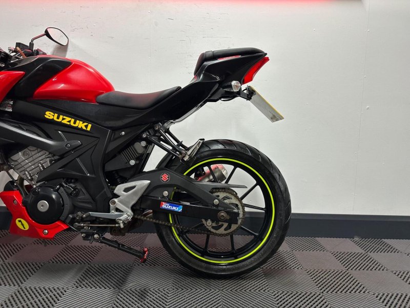 SUZUKI GSX-S125