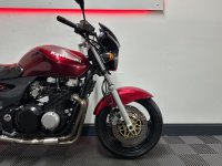 KAWASAKI ZR-7