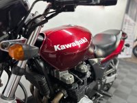 KAWASAKI ZR-7