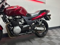 KAWASAKI ZR-7