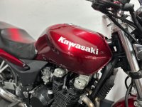 KAWASAKI ZR-7
