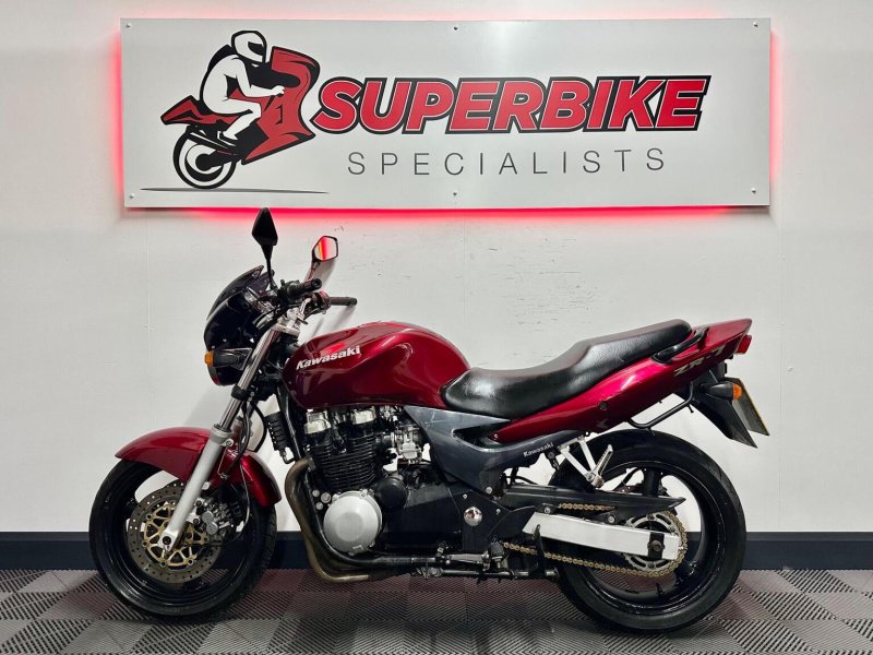 KAWASAKI ZR-7