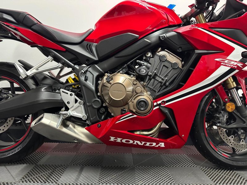 HONDA CBR650R