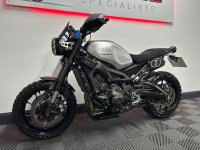 YAMAHA XSR900