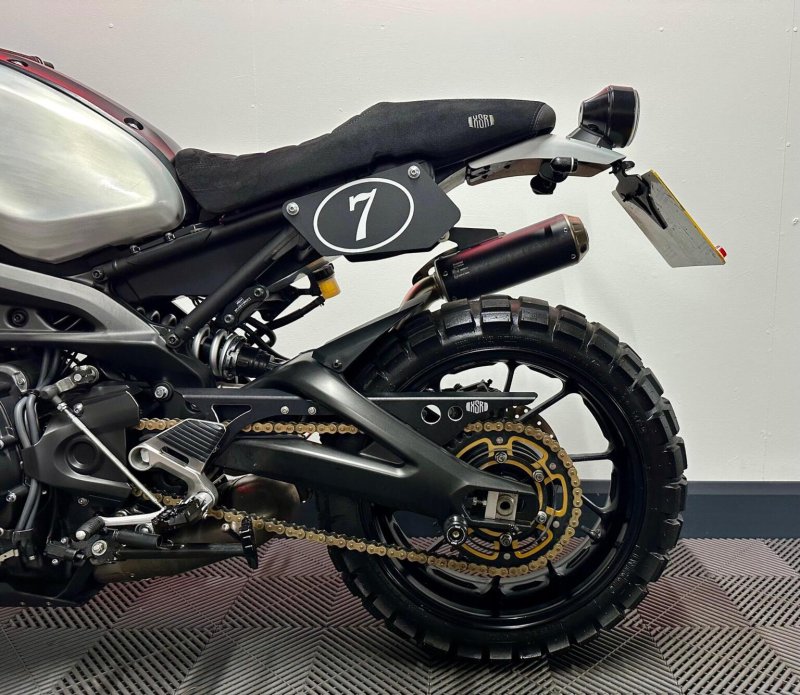 YAMAHA XSR900