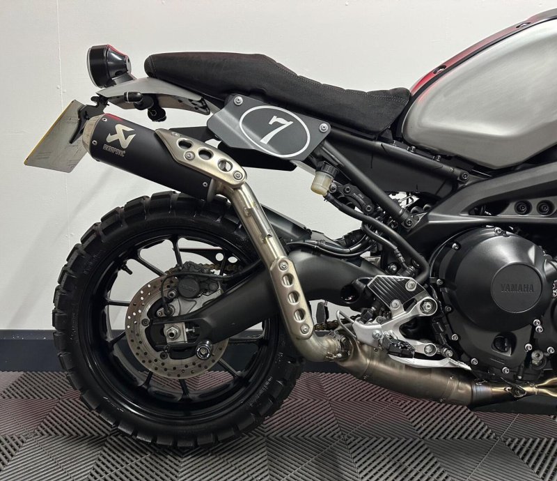 YAMAHA XSR900