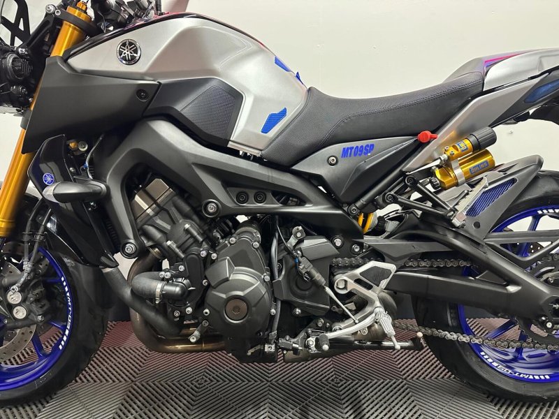 YAMAHA MT-09