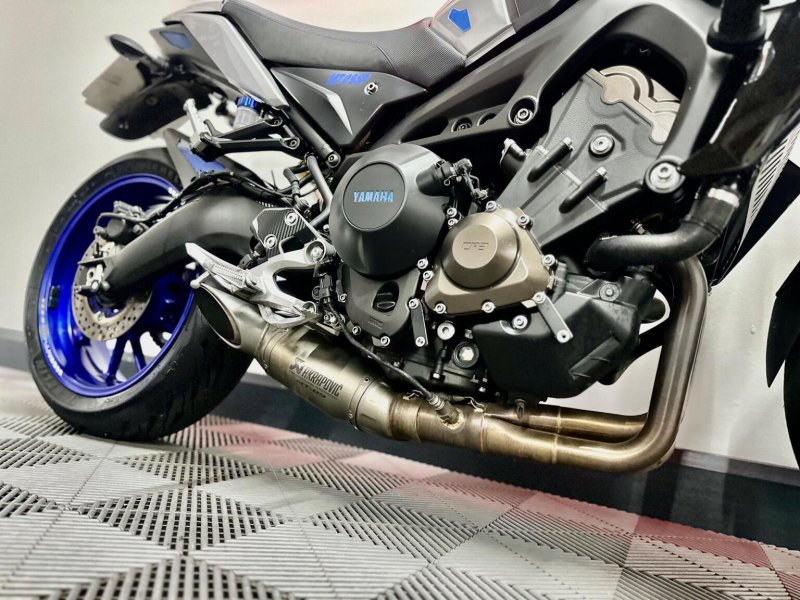 YAMAHA MT-09