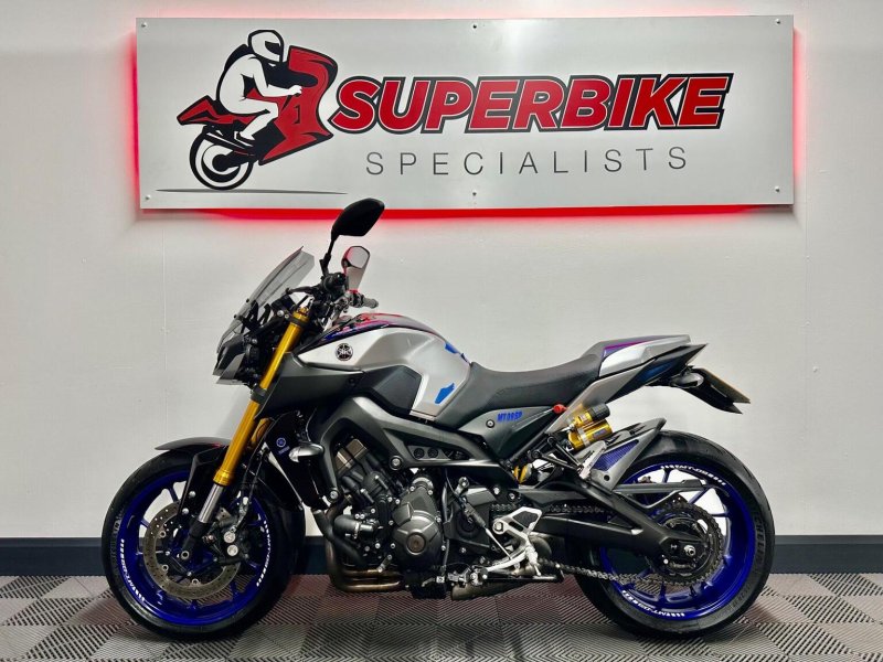 YAMAHA MT-09