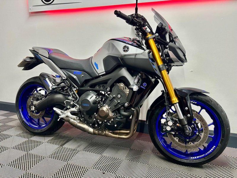 YAMAHA MT-09