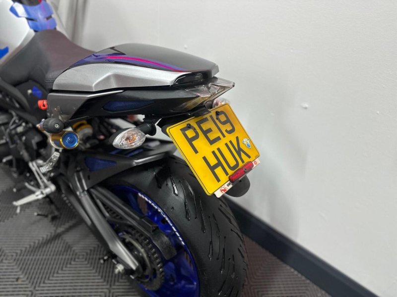 YAMAHA MT-09