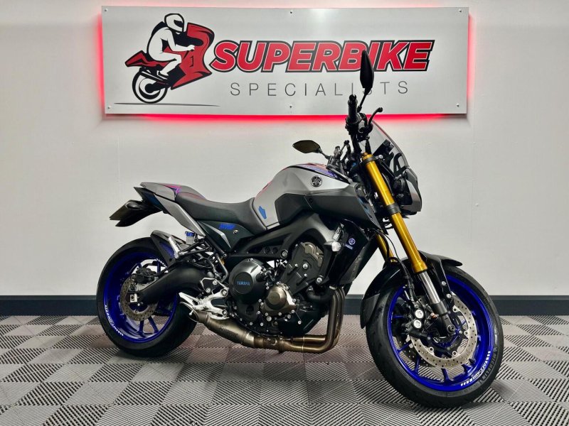 YAMAHA MT-09