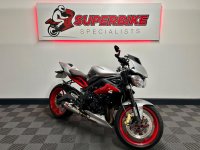 TRIUMPH STREET TRIPLE 675