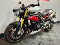 TRIUMPH SPEED TRIPLE 1050