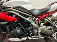TRIUMPH SPEED TRIPLE 1050