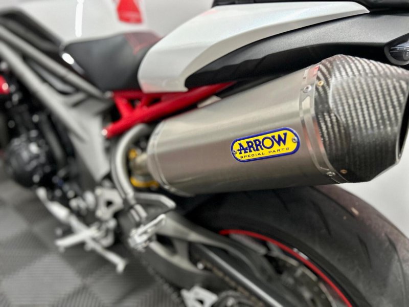 TRIUMPH SPEED TRIPLE 1050