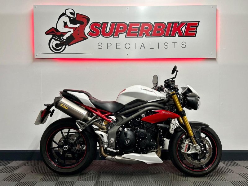 TRIUMPH SPEED TRIPLE 1050