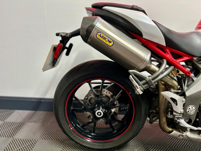 TRIUMPH SPEED TRIPLE 1050