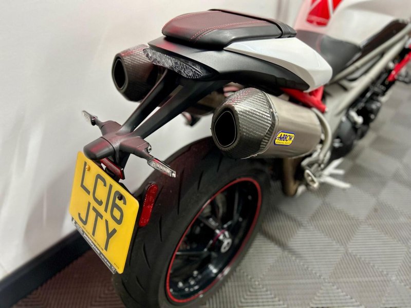 TRIUMPH SPEED TRIPLE 1050