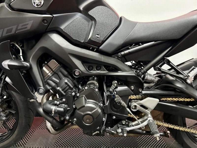 YAMAHA MT-09