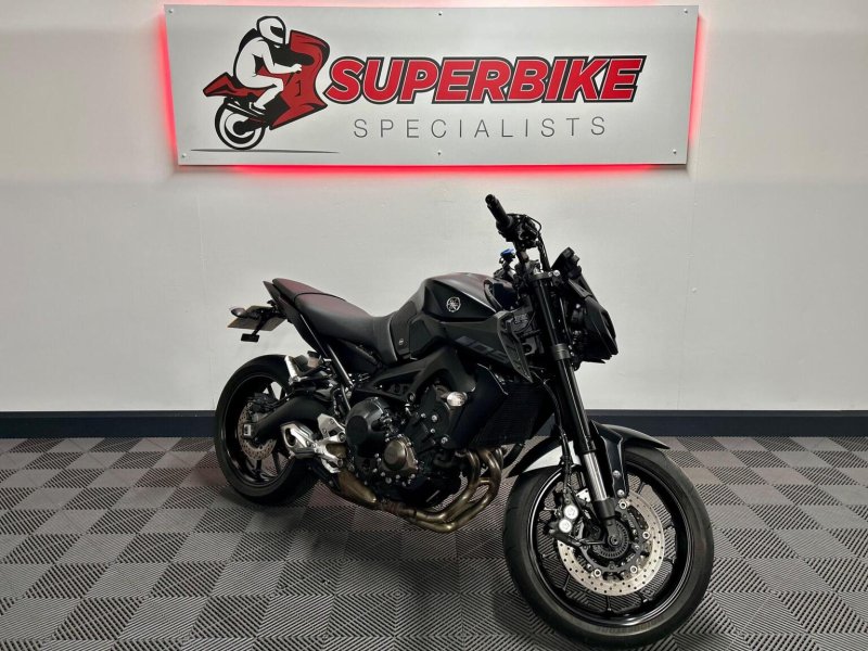 YAMAHA MT-09