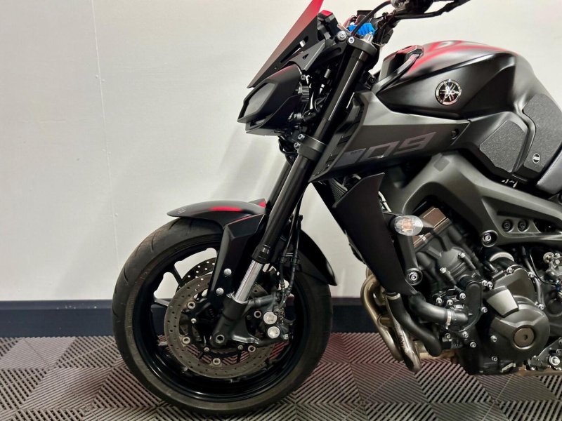 YAMAHA MT-09