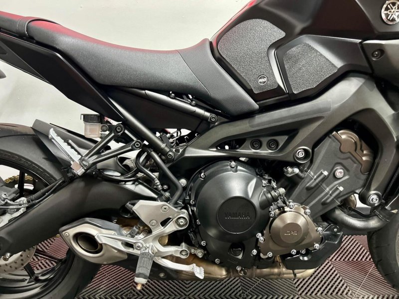 YAMAHA MT-09