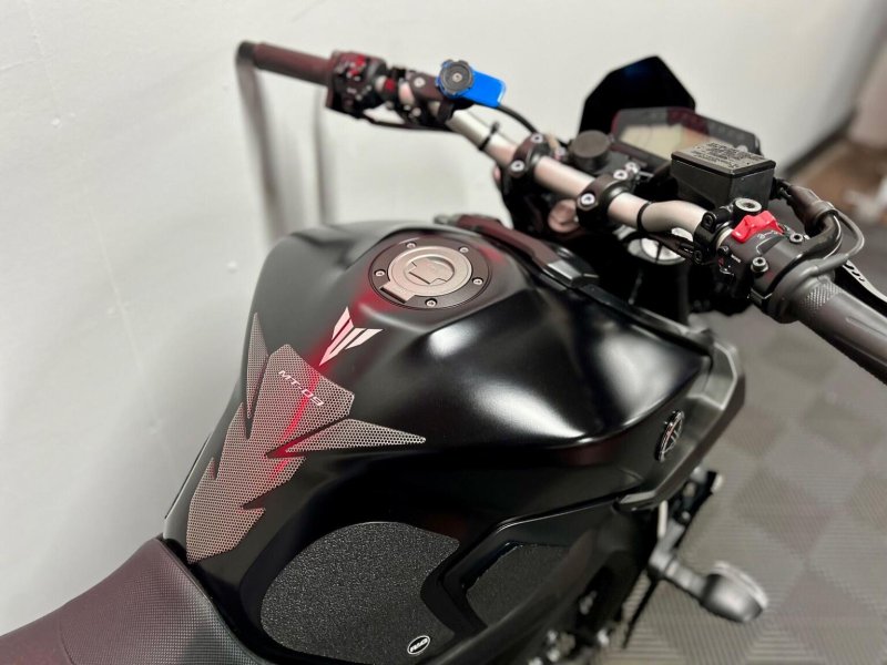 YAMAHA MT-09