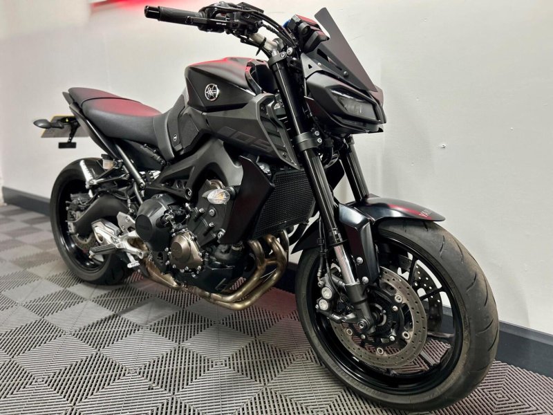 YAMAHA MT-09