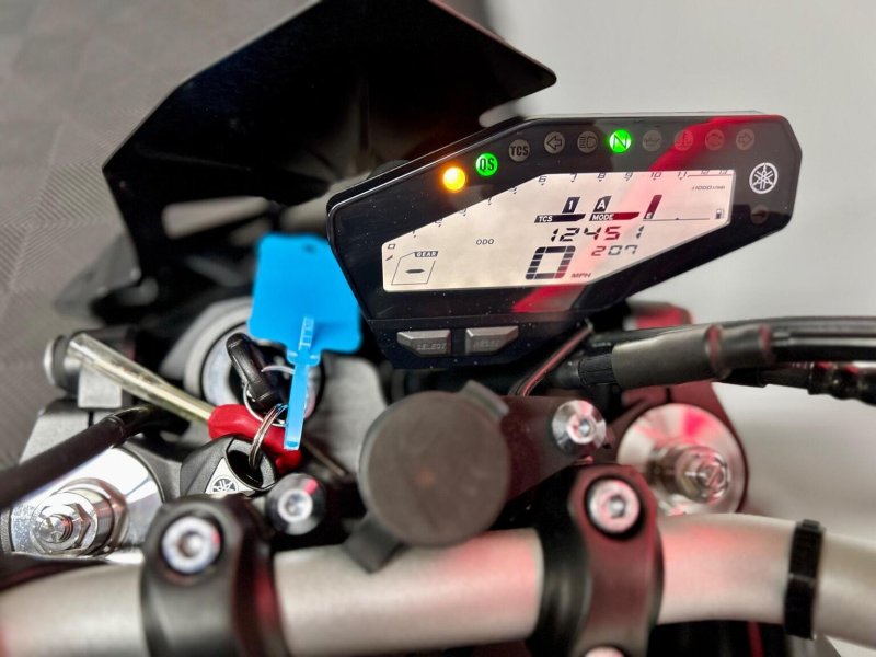 YAMAHA MT-09