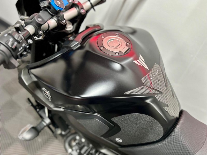 YAMAHA MT-09