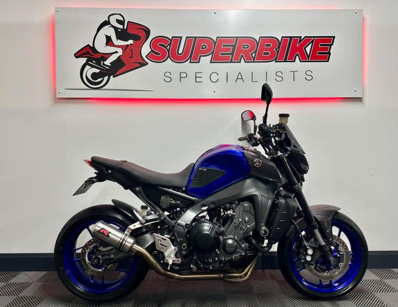 YAMAHA MT-09