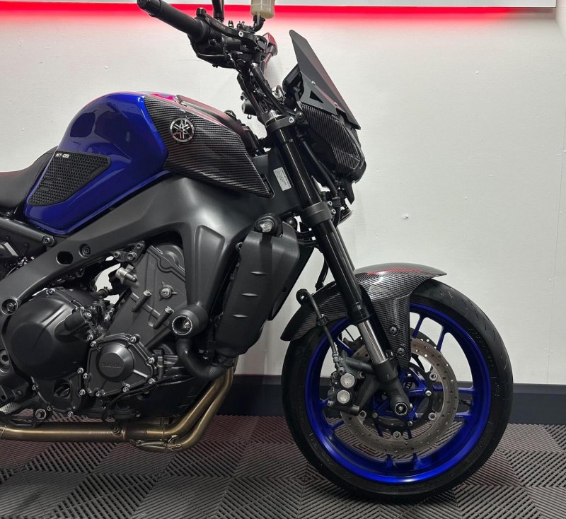 YAMAHA MT-09