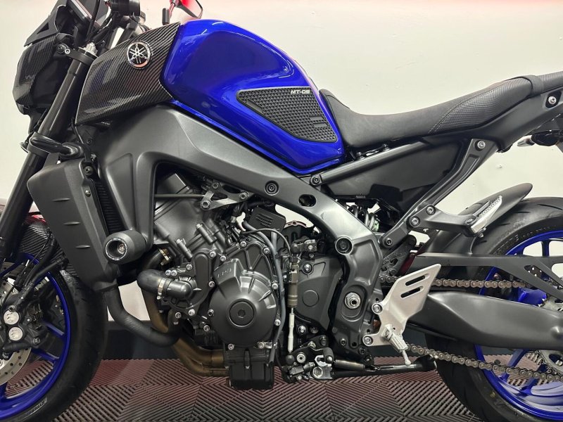 YAMAHA MT-09