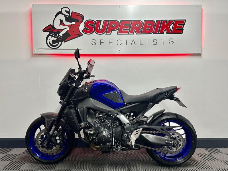 YAMAHA MT-09