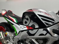 APRILIA Tuono 1100 V4