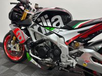 APRILIA Tuono 1100 V4