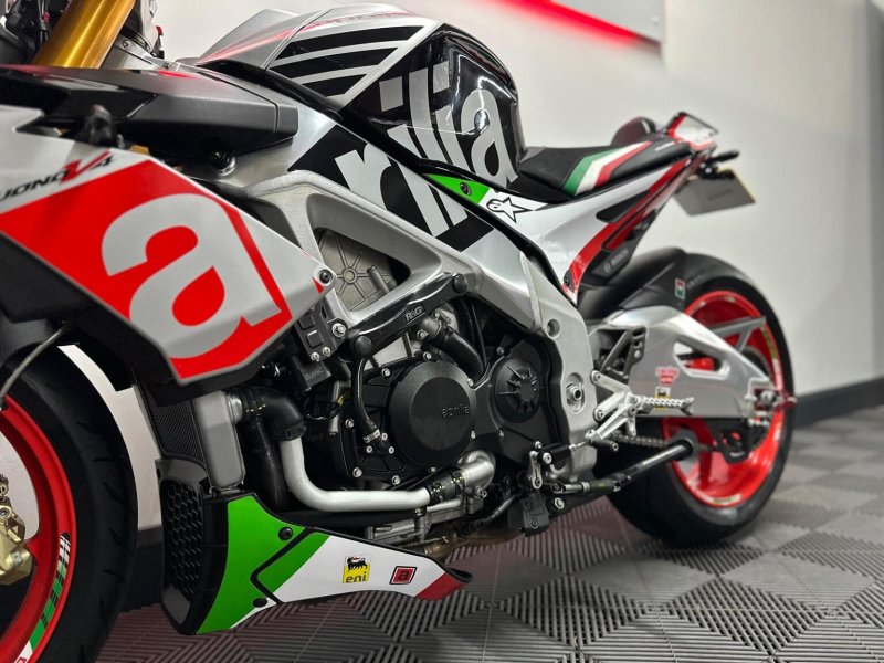 APRILIA Tuono 1100 V4