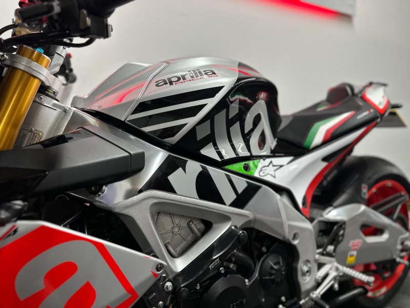 APRILIA Tuono 1100 V4