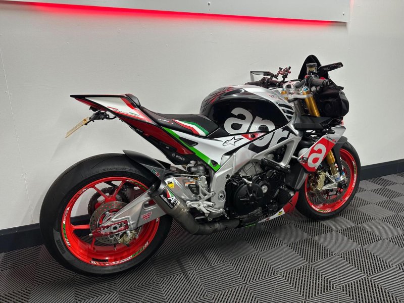 APRILIA Tuono 1100 V4