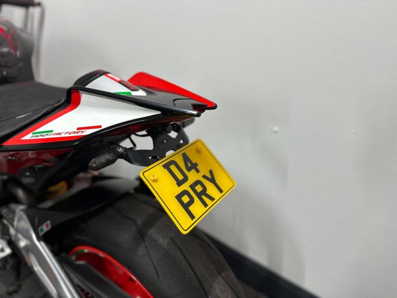 APRILIA Tuono 1100 V4