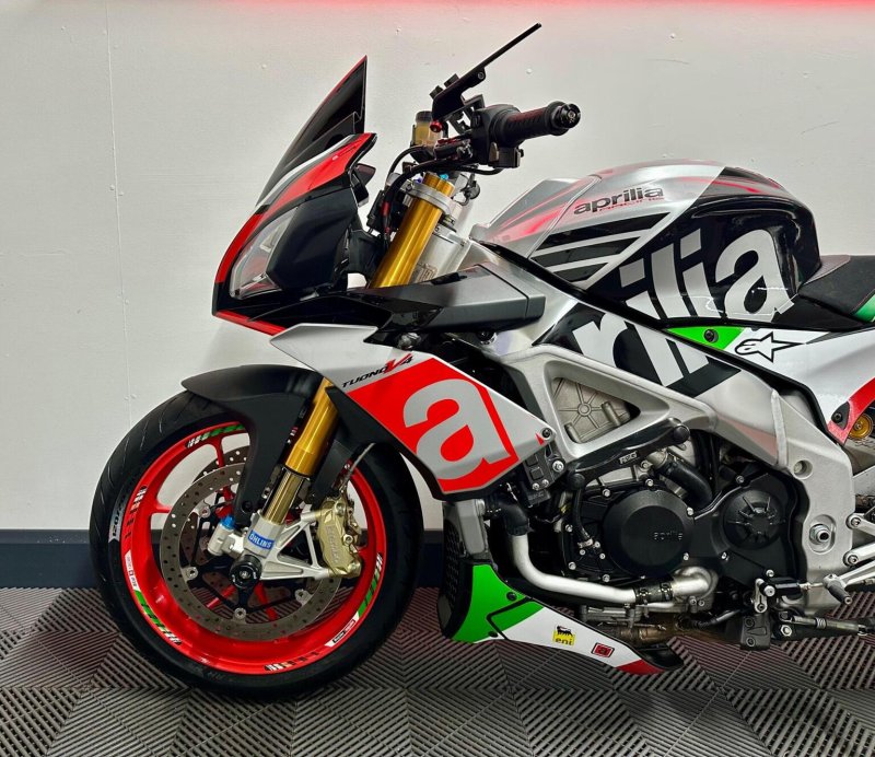 APRILIA Tuono 1100 V4