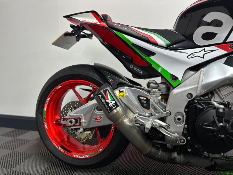 APRILIA Tuono 1100 V4