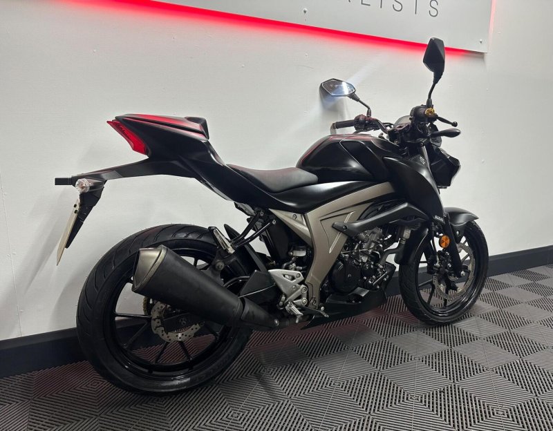 SUZUKI GSX-S125