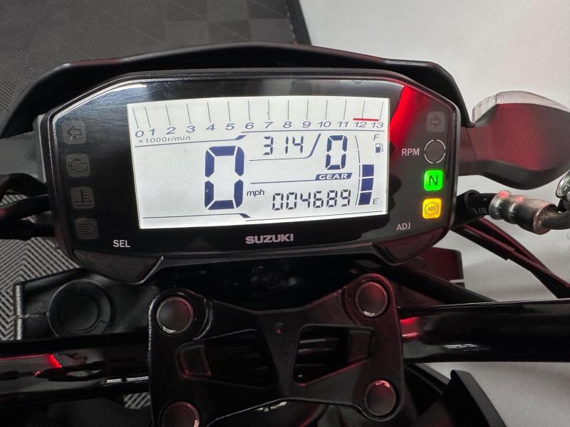 SUZUKI GSX-S125