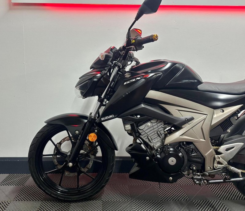 SUZUKI GSX-S125