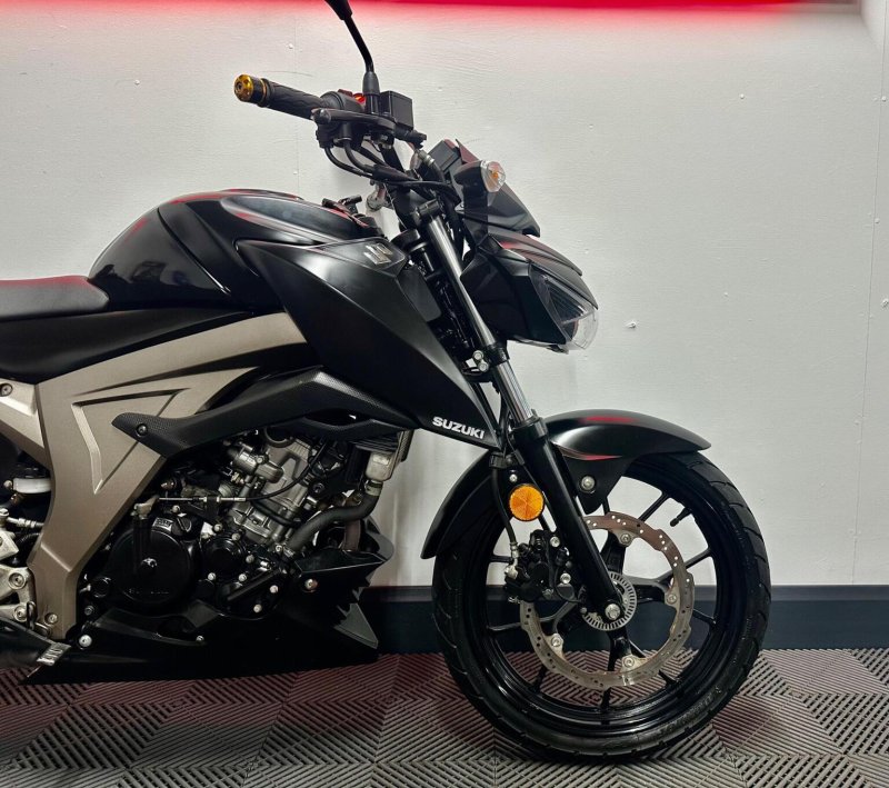 SUZUKI GSX-S125