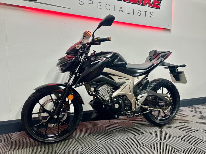 SUZUKI GSX-S125