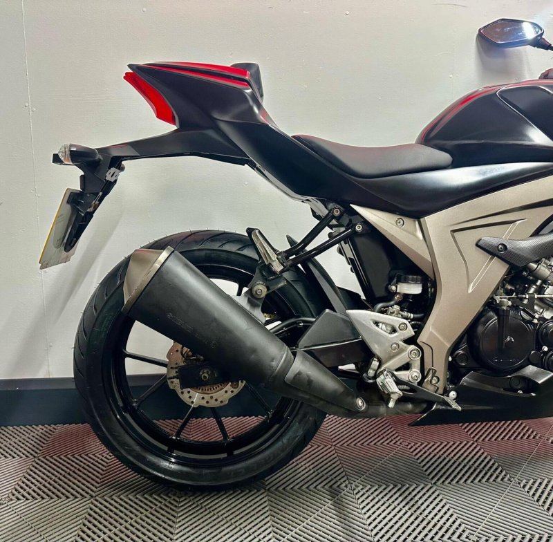 SUZUKI GSX-S125